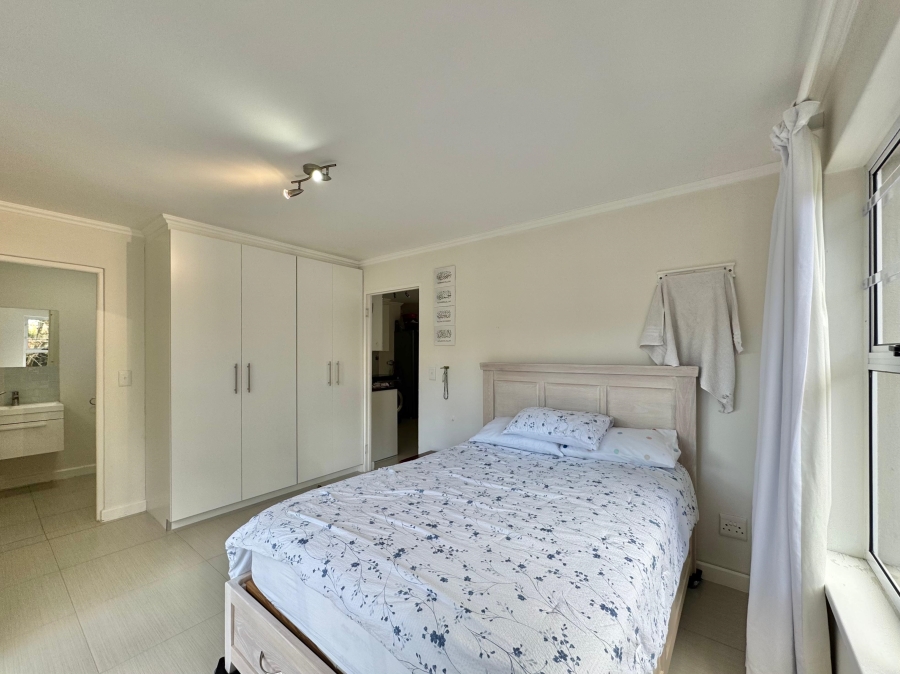 1 Bedroom Property for Sale in Kenilworth Western Cape